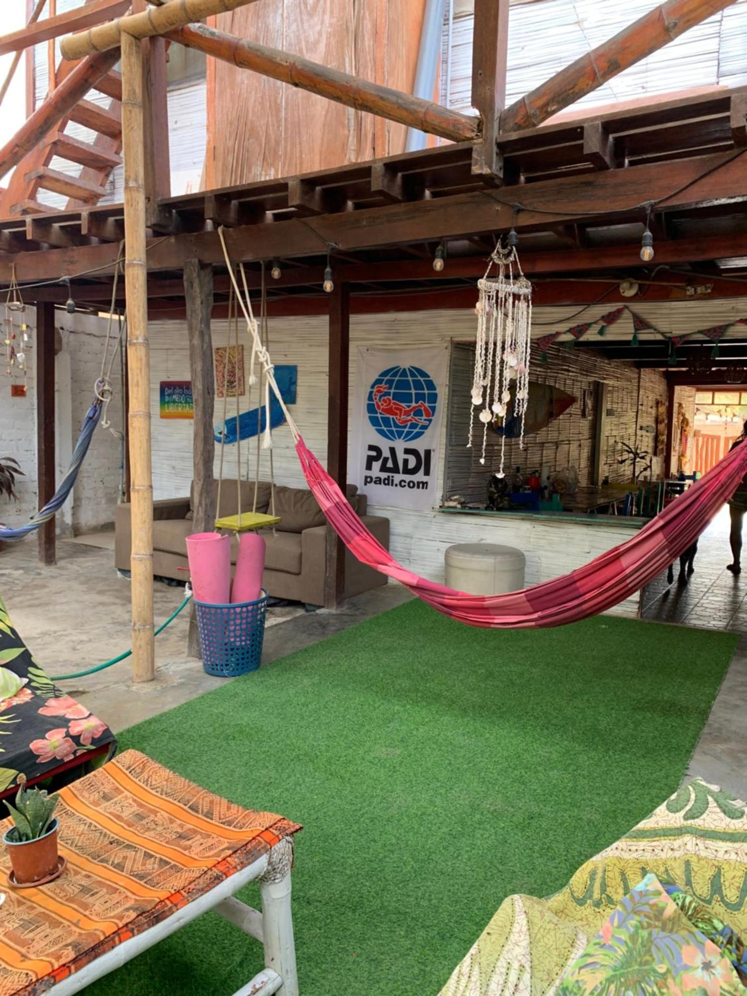 Wiracocha Hostal Манкора Екстериор снимка