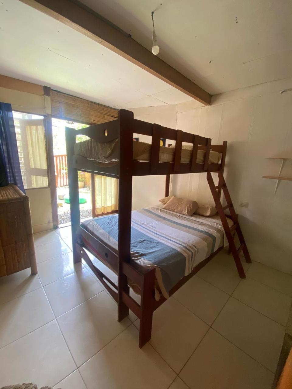 Wiracocha Hostal Манкора Екстериор снимка